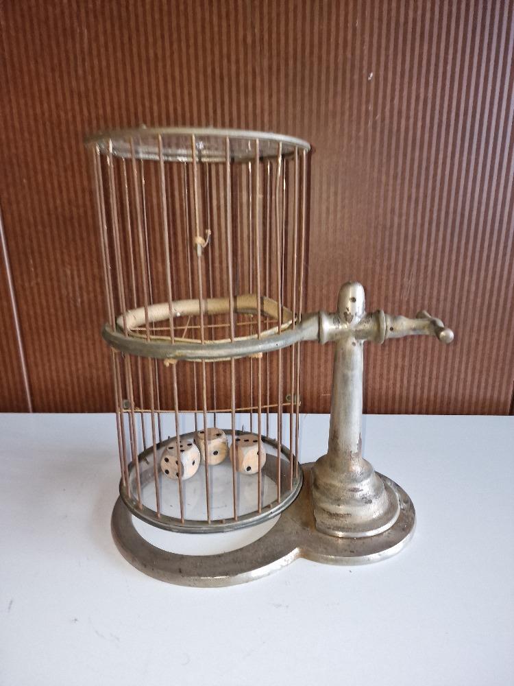 Chuck a luck  birdcarge 