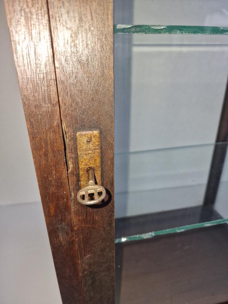 Eiken toonbank vitrine display 