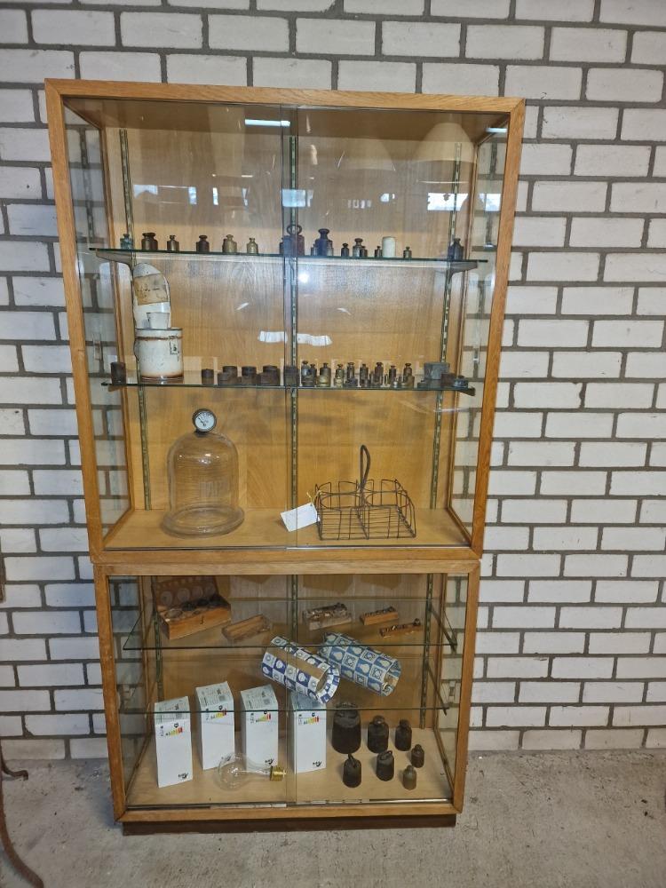 Ook store display  case