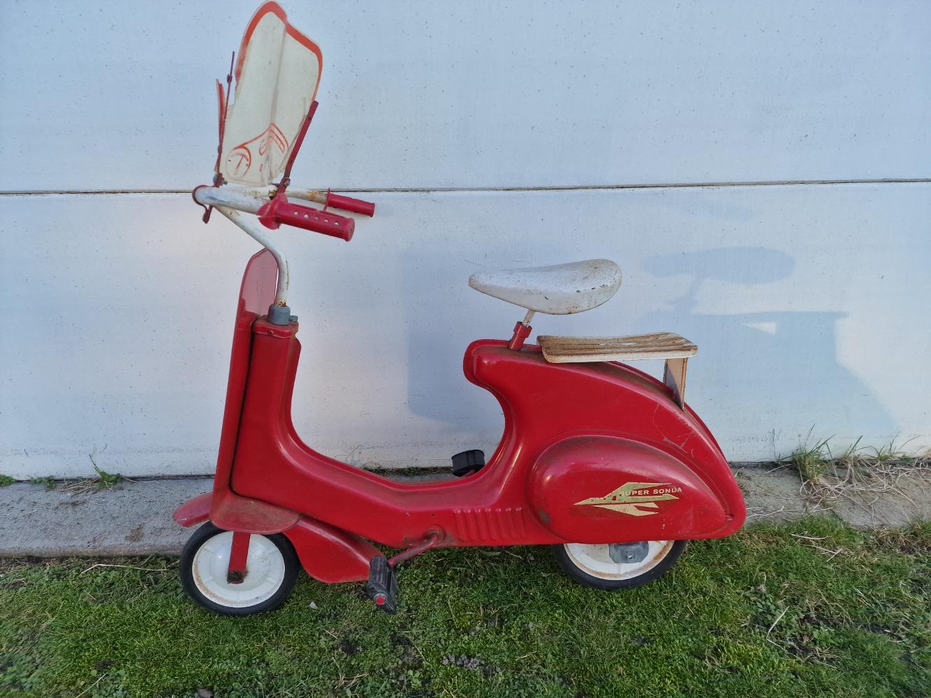 Pedel scooter