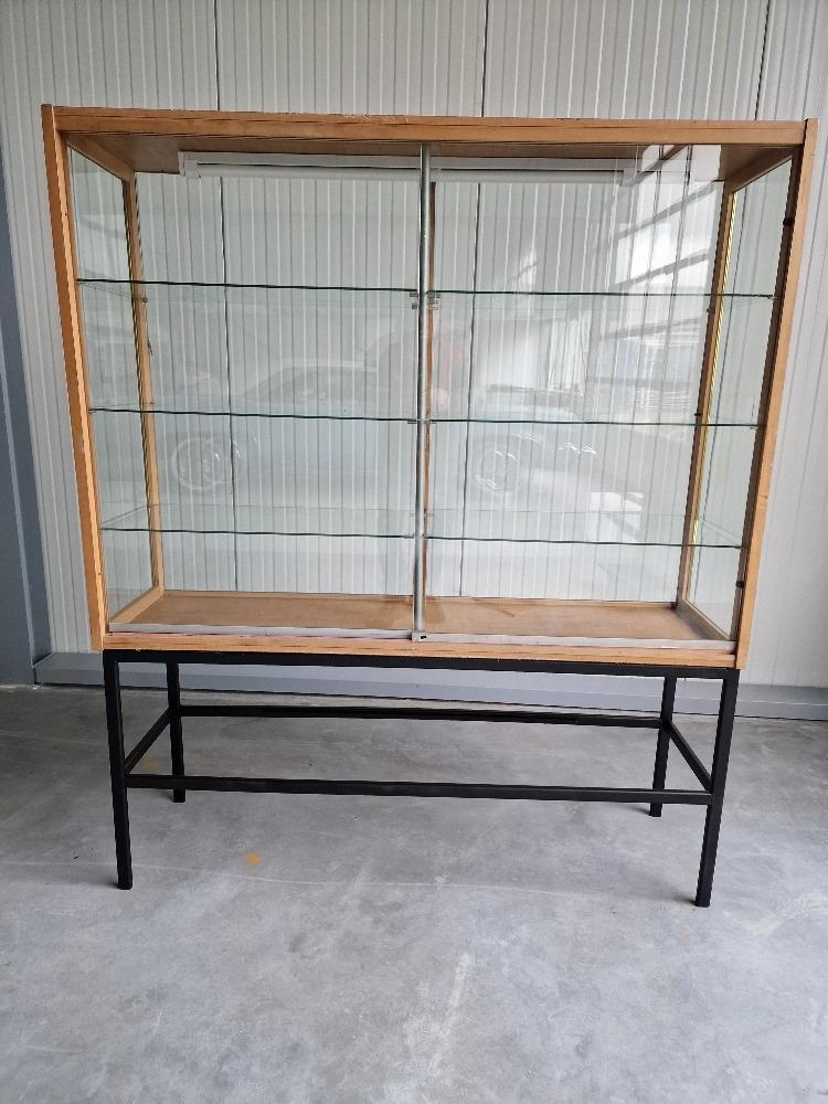 Shop vitrine with glass