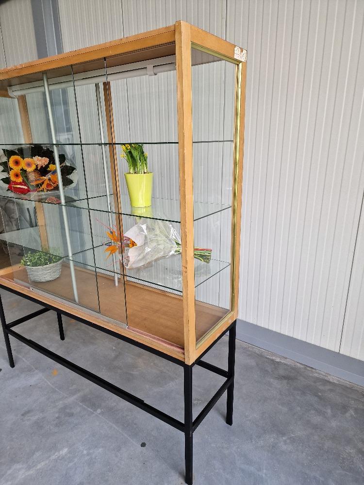 Shop vitrine with glass