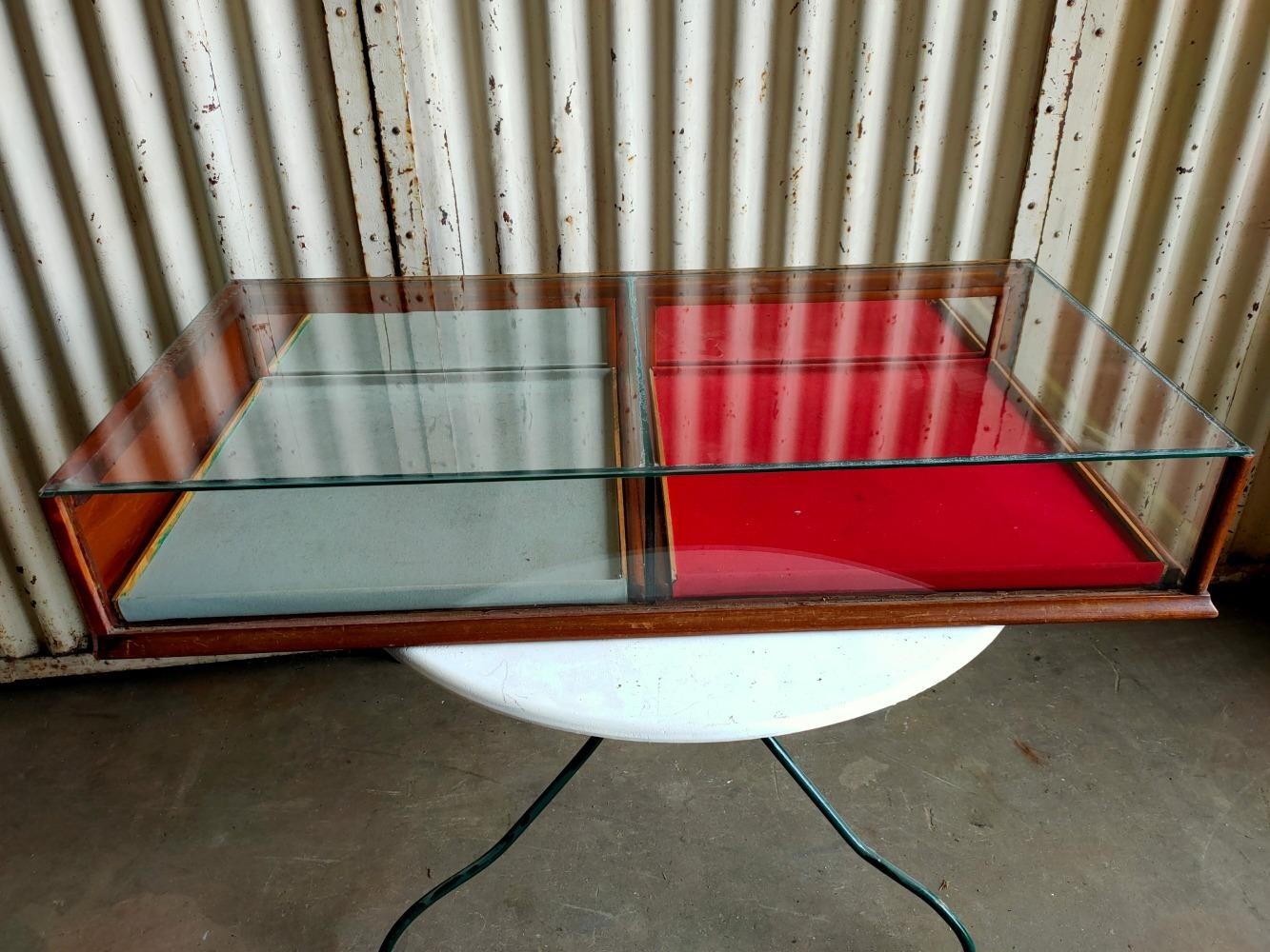 Table showcase